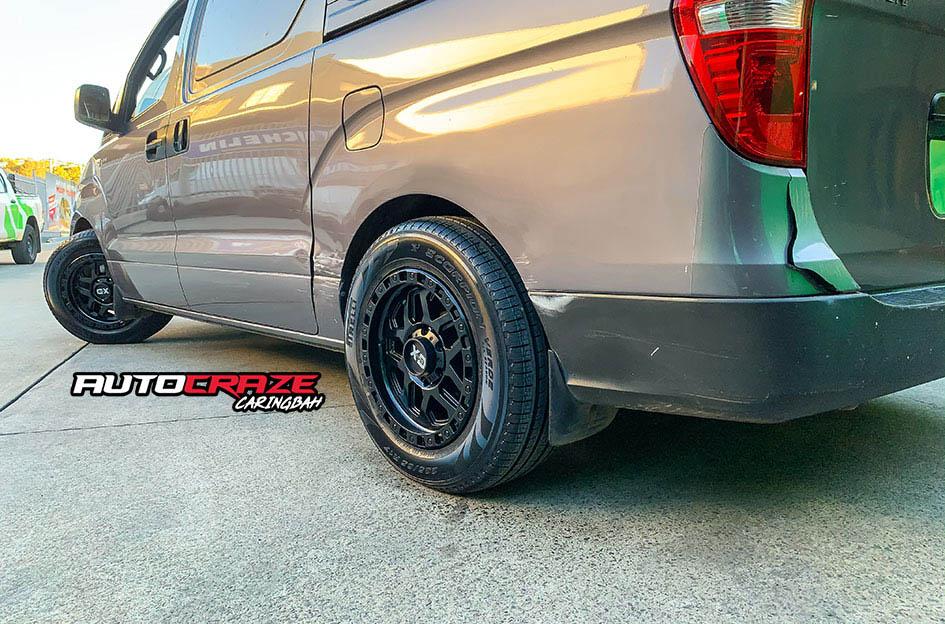 HYUNDAI-ILOAD-RG2-SATIN-BLACK